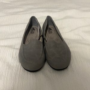 cliffs light gray comfort moccasins
